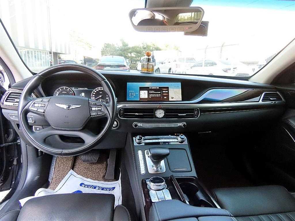 Genesis G90 - Vista 7