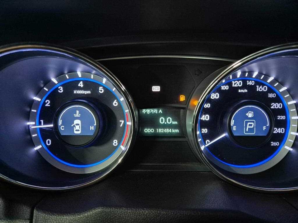 HYUNDAI Sonata - Vista 8