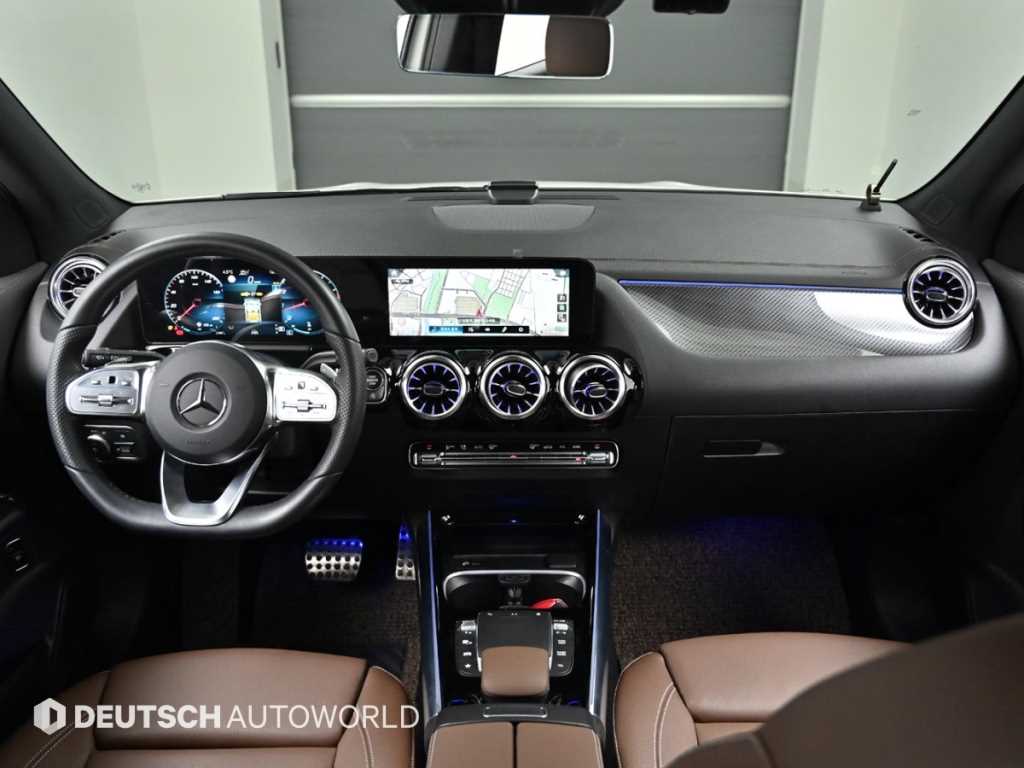 Mercedes Benz GLA Class - Vista 8