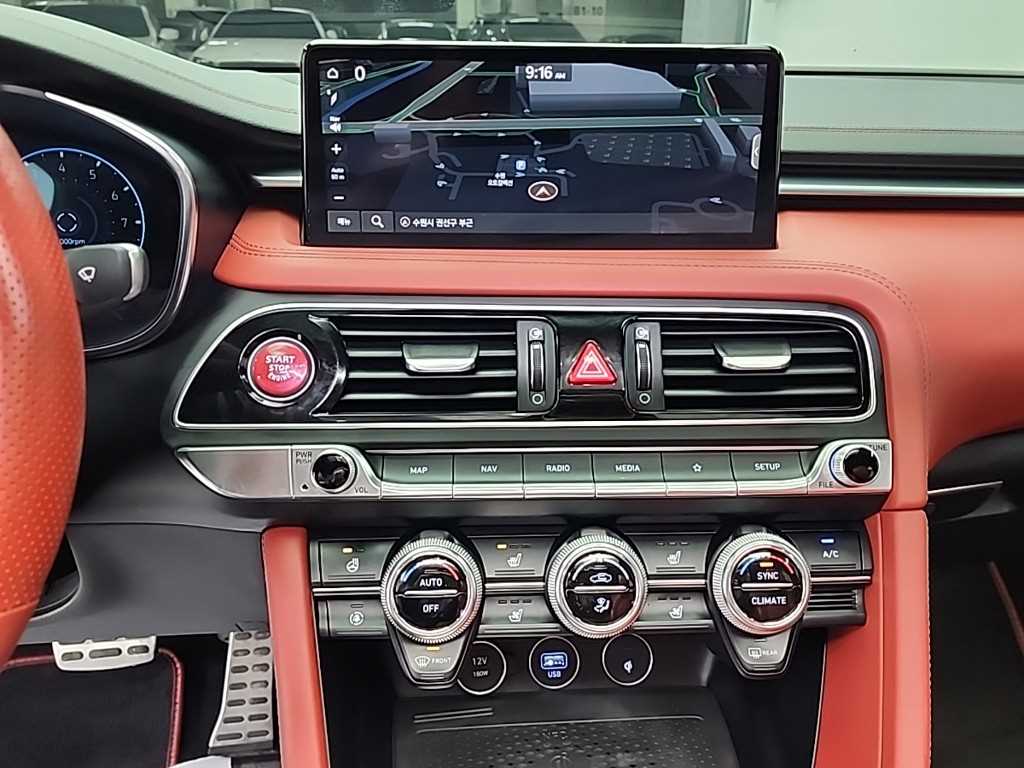 Genesis G70 - Vista 10