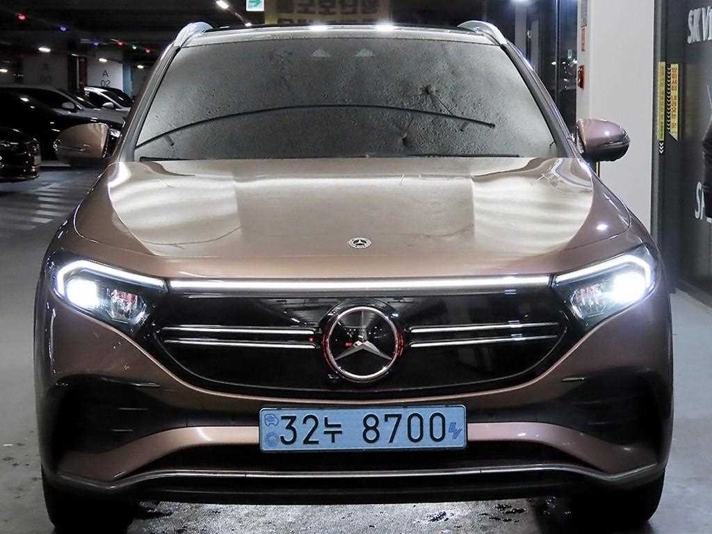 Mercedes Benz EQA - Vista 2