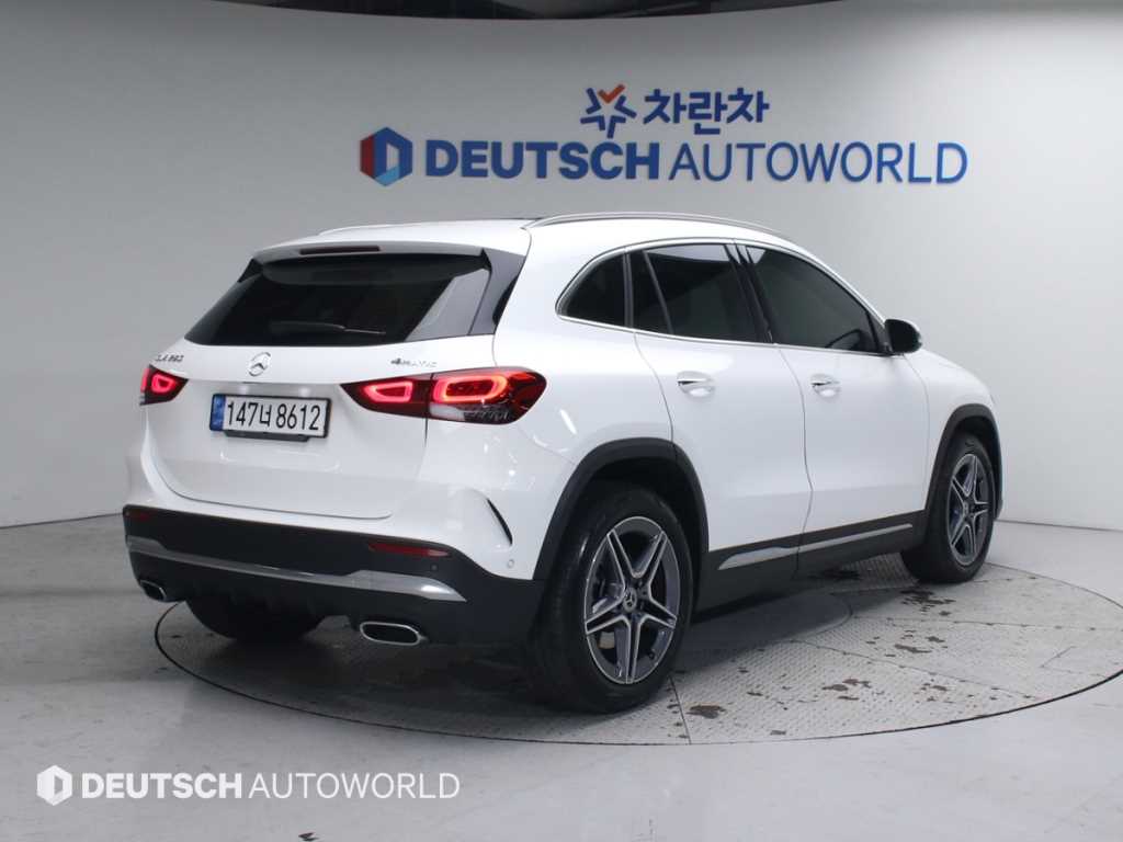 Mercedes Benz GLA Class - Vista 4