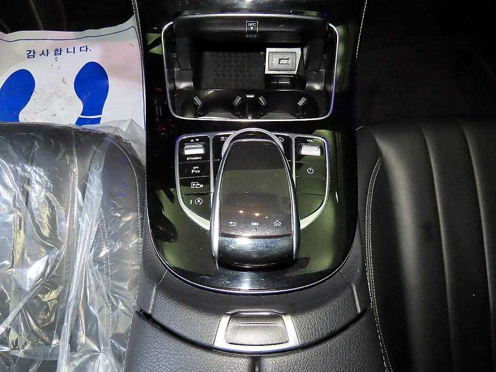 Mercedes Benz E class - Vista 12