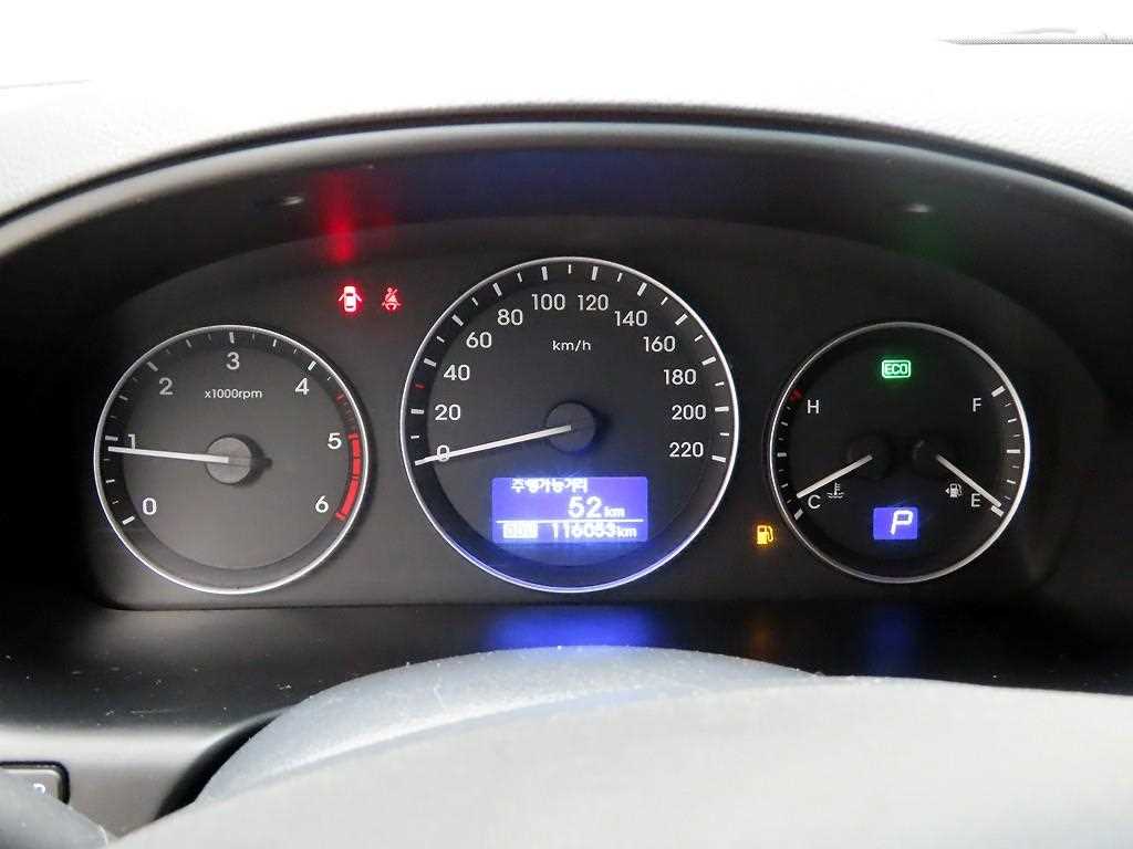 HYUNDAI Starex - Vista 5