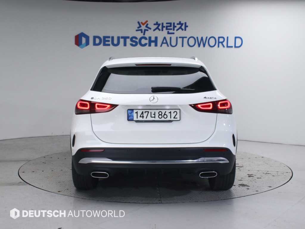 Mercedes Benz GLA Class - Vista 3