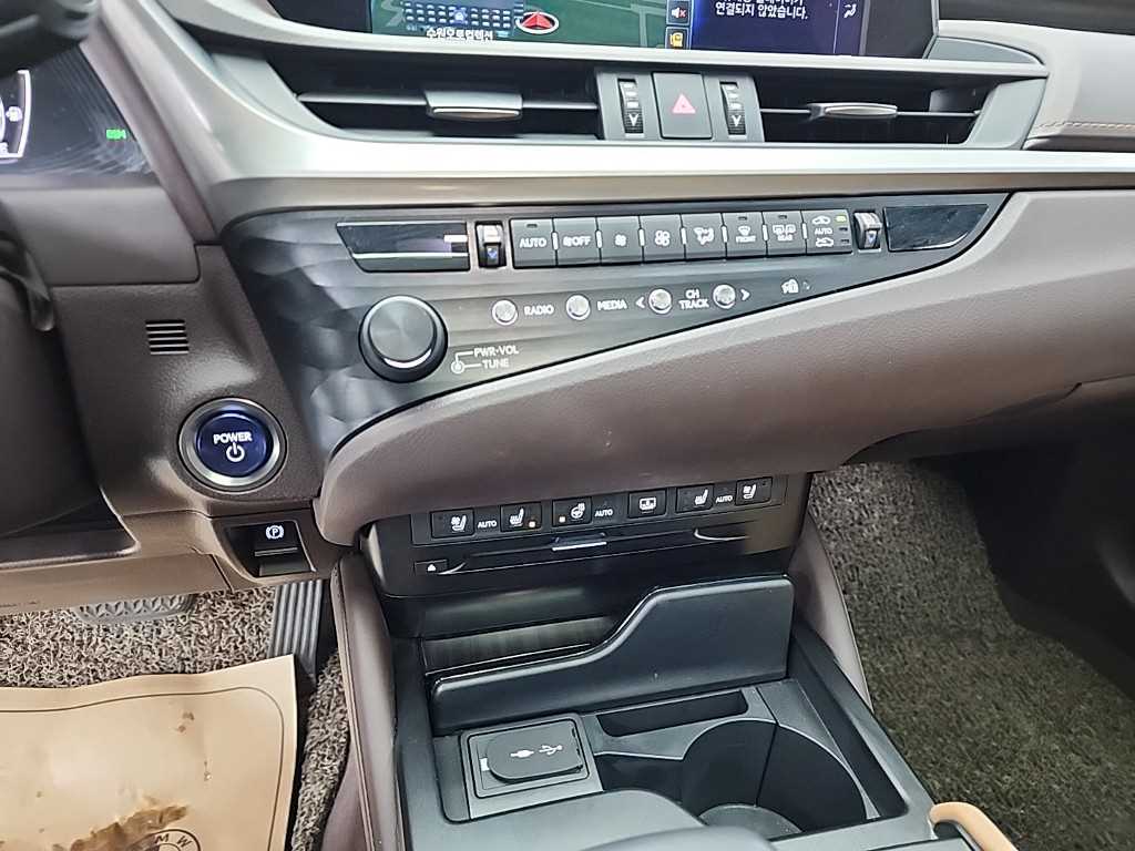 Lexus ES - Vista 10