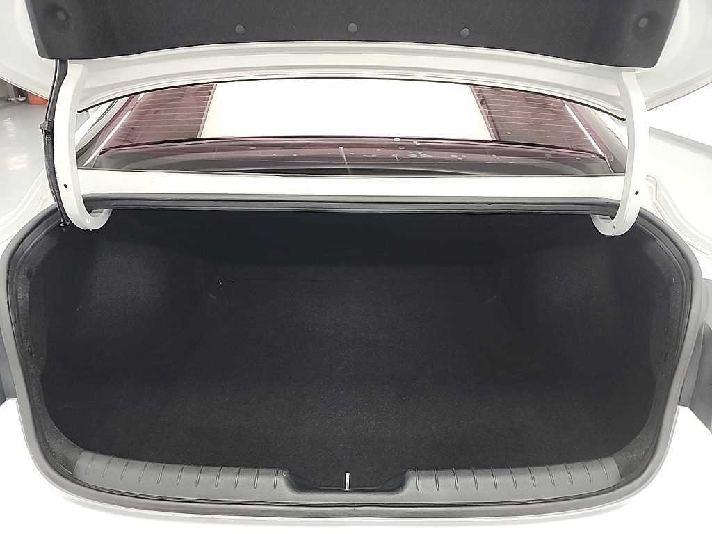 HYUNDAI Avante 2021 Blanco - Importación desde Corea - HF Imports Iquique - Foto 18