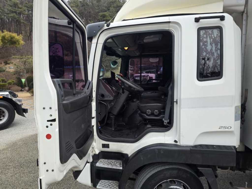 medium and large cargo truck 2011 Blanco - Importación desde Corea - HF Imports Iquique - Foto 16