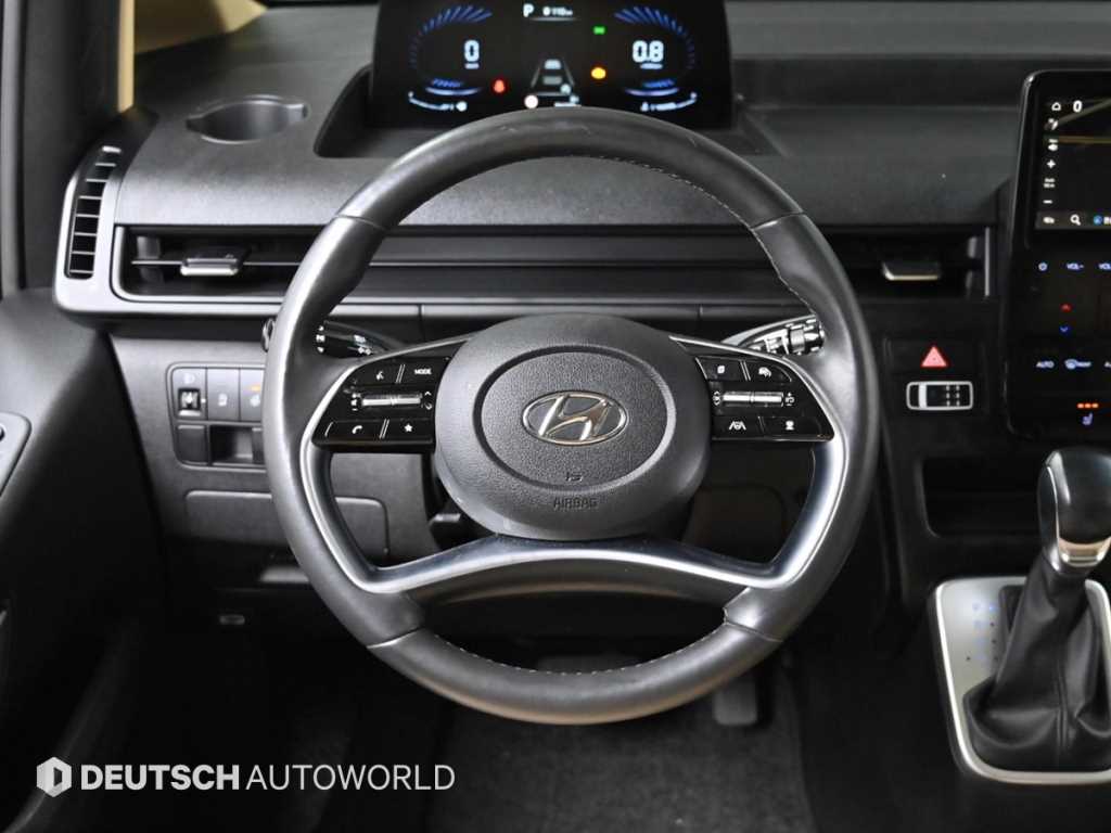 HYUNDAI Staria - Vista 12