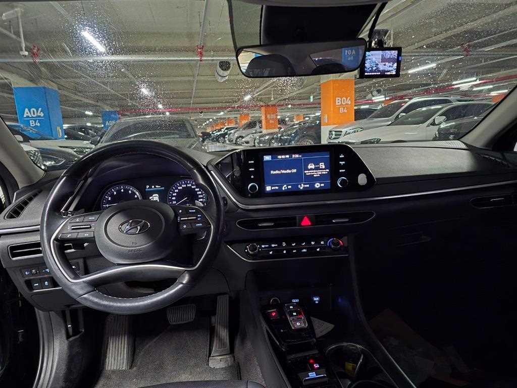 HYUNDAI Sonata - Vista 11