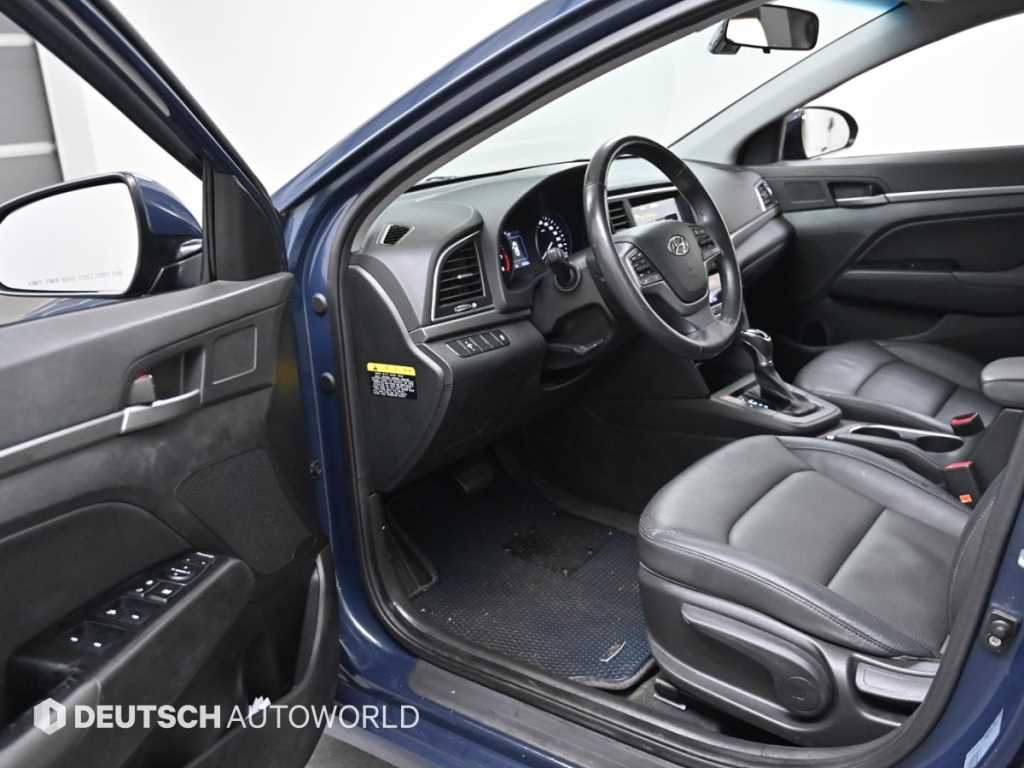 HYUNDAI Avante - Vista 11