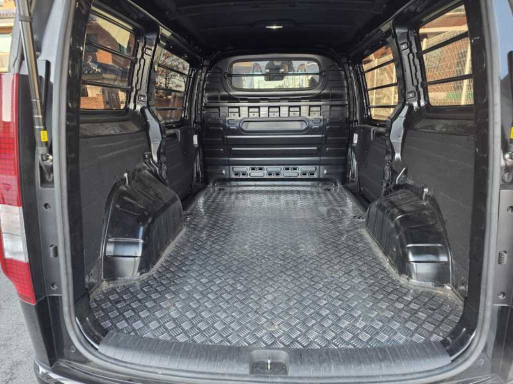 HYUNDAI Staria 2025 Negro - Importación desde Corea - HF Imports Iquique - Foto 18