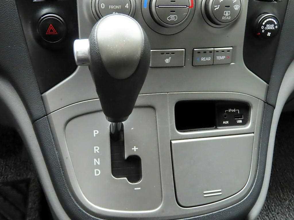 HYUNDAI Starex - Vista 11