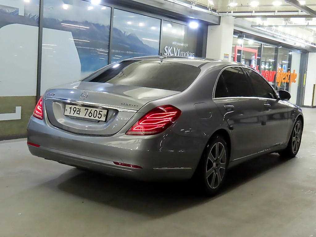Mercedes Benz S Class - Vista 4