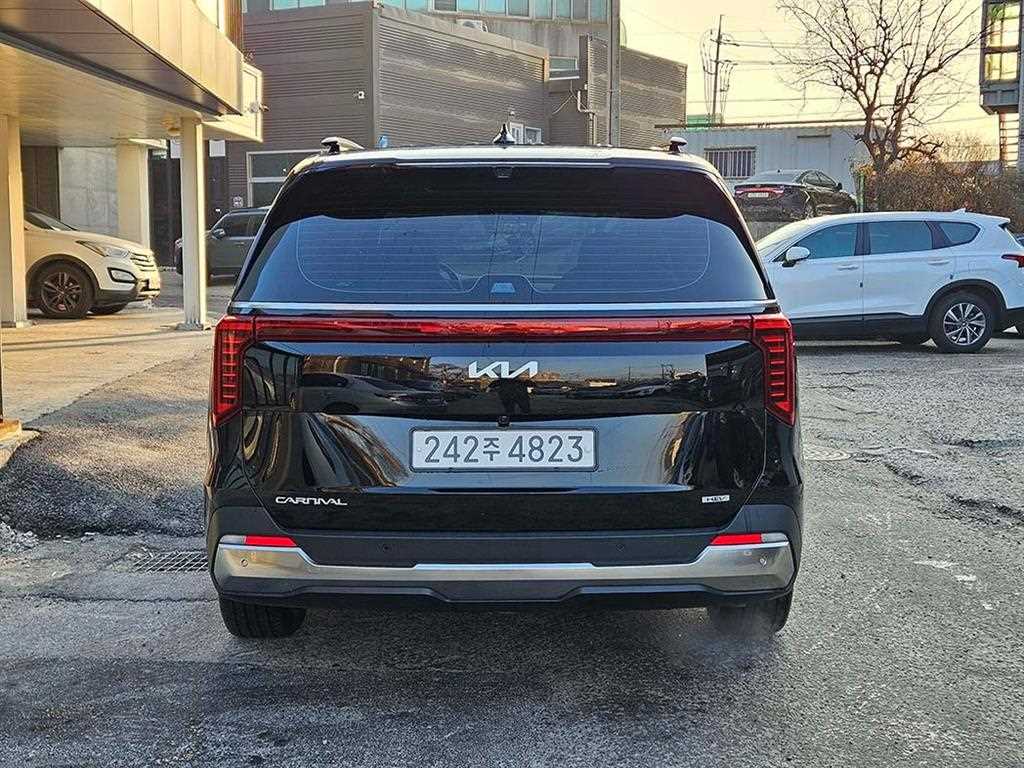 KIA Carnival - Vista 5