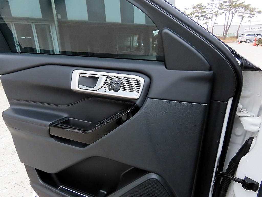 Ford Explorer - Vista 11