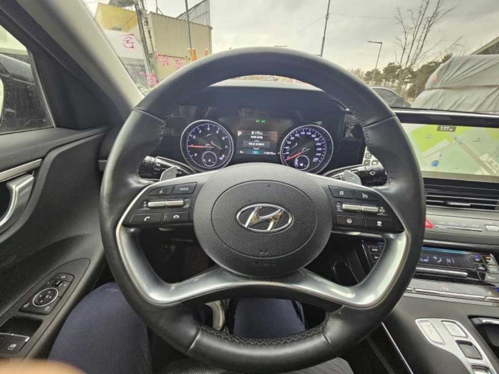 HYUNDAI Grandeur - Vista 11