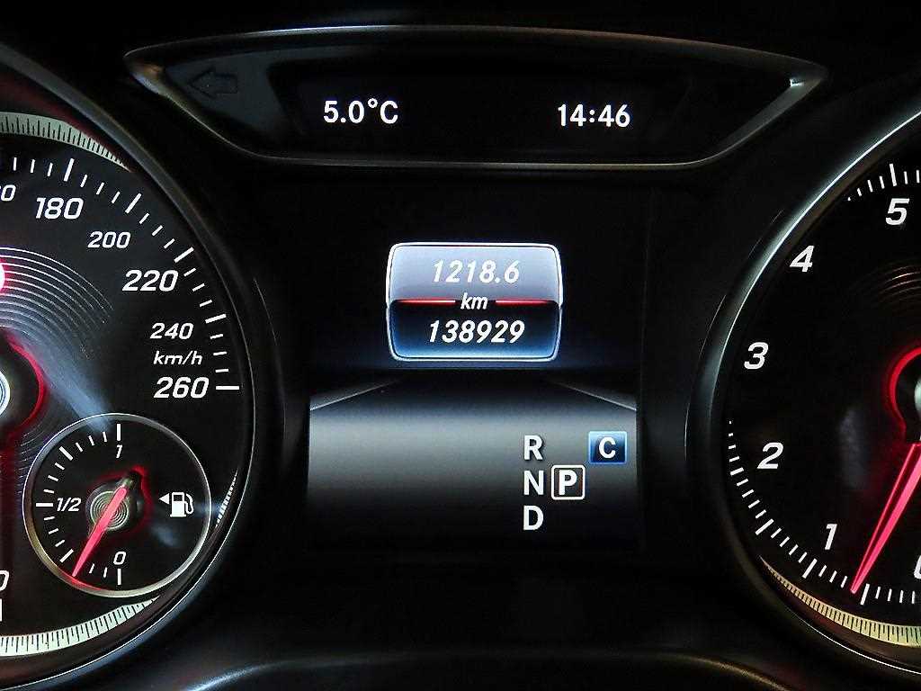 Mercedes Benz GLA Class - Vista 9