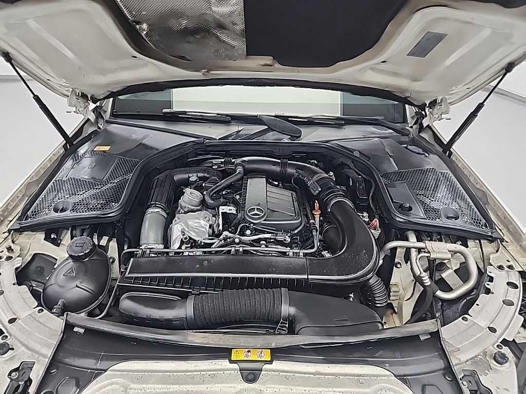 Mercedes Benz C Class - Vista 5