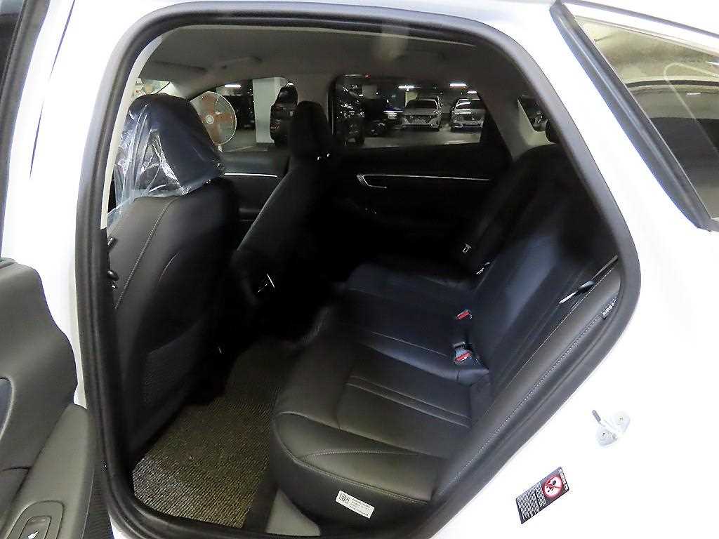 HYUNDAI Sonata - Vista 7