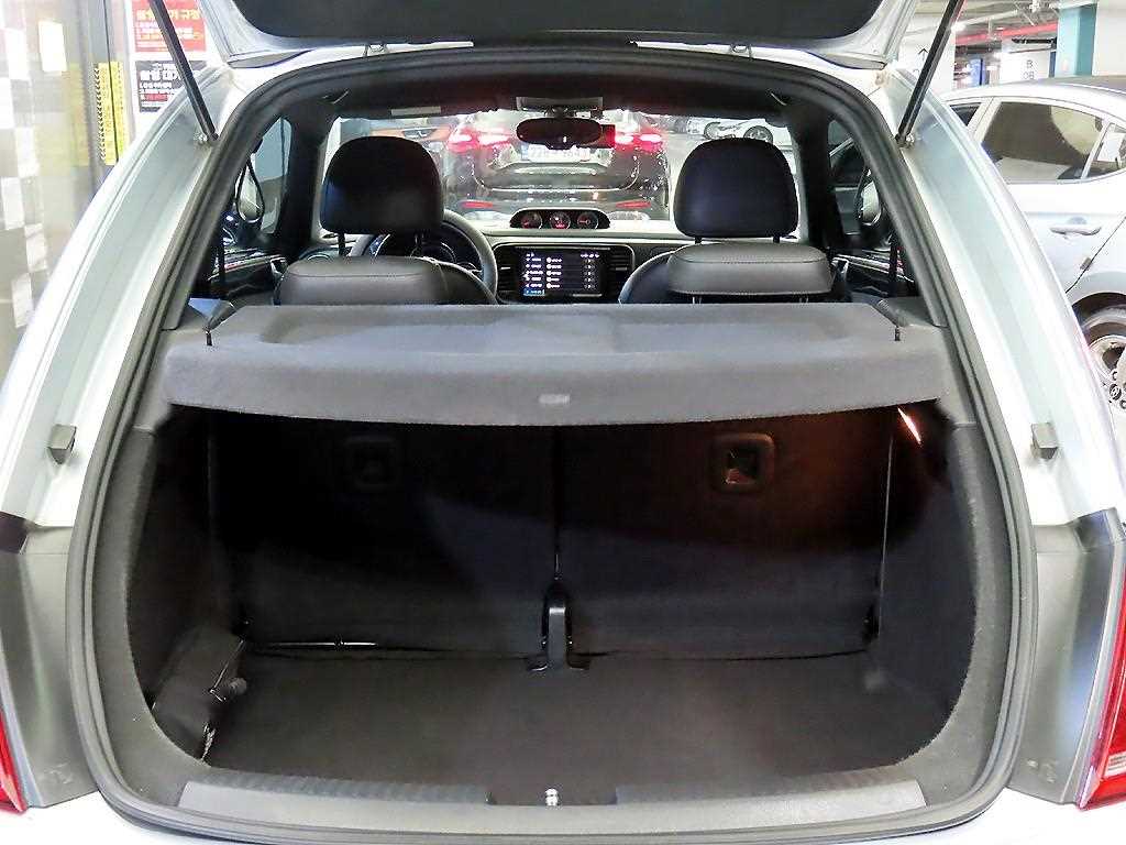 Volkswagen Beetle 2013 Plateado - Importación desde Corea - HF Imports Iquique - Foto 17