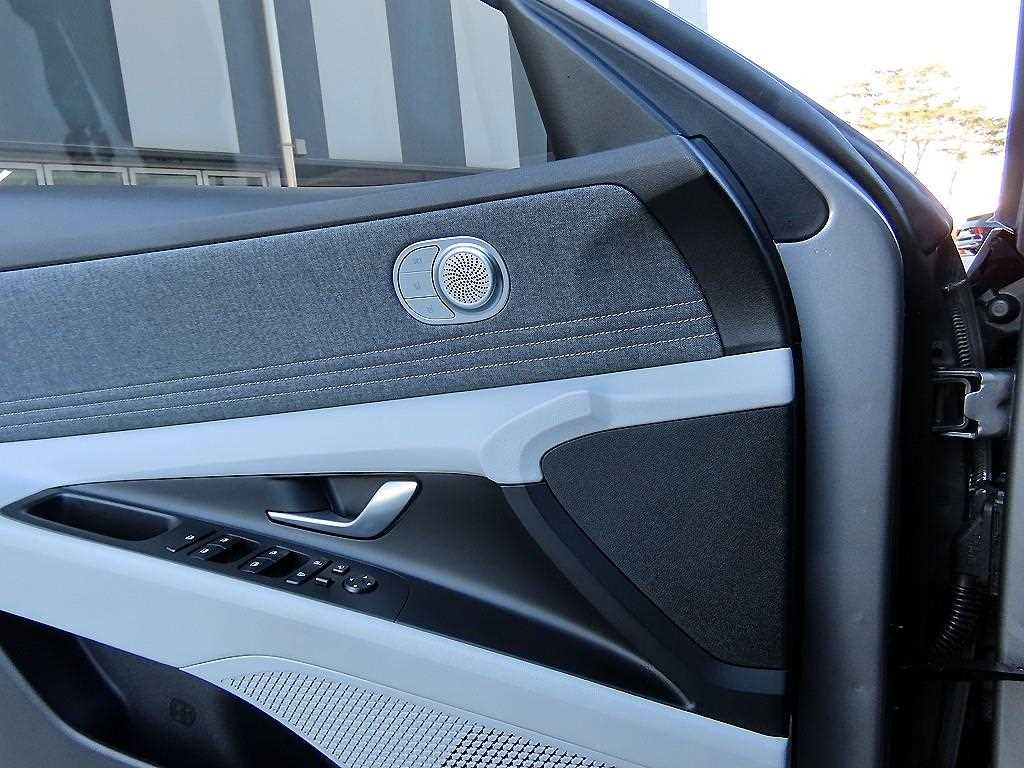 HYUNDAI Avante - Vista 11