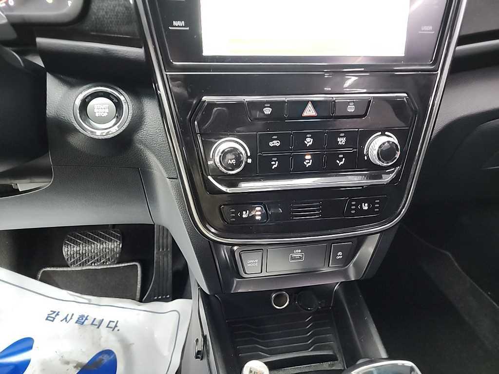 Ssangyong Tivoli - Vista 10