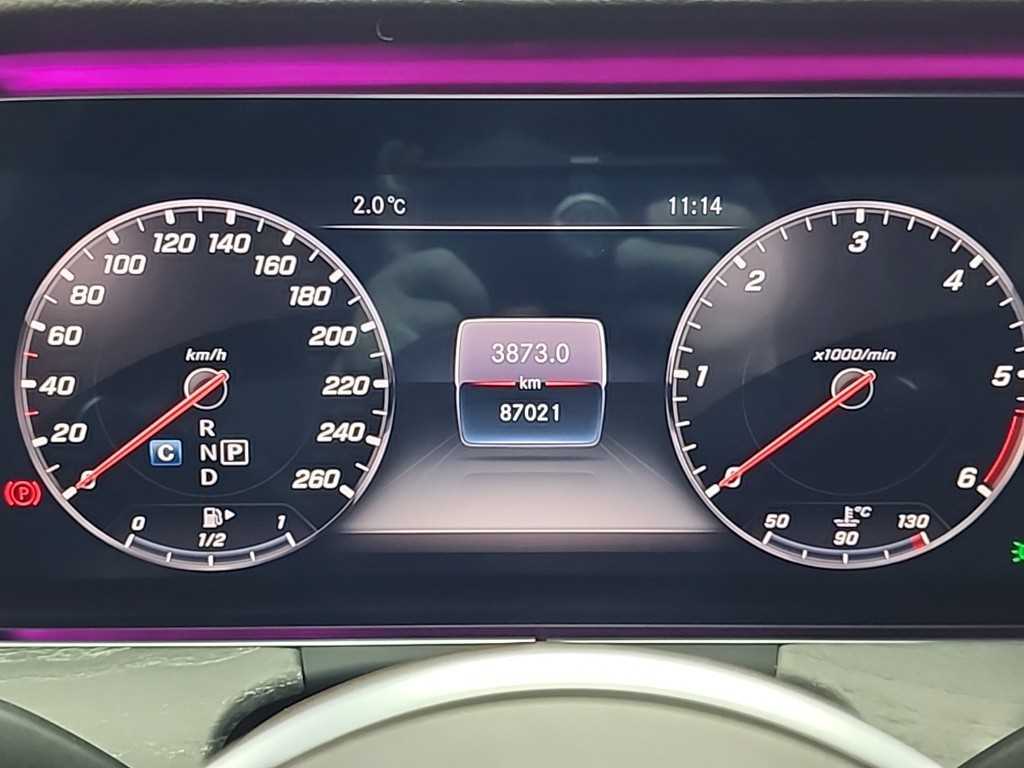 Mercedes Benz CLS Class - Vista 6