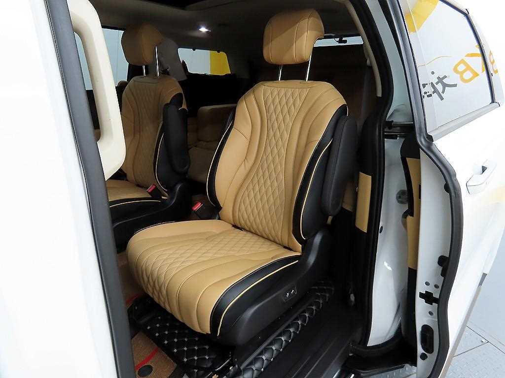 KIA Carnival - Vista 6