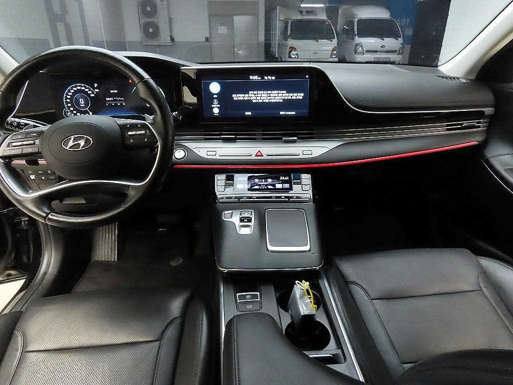 HYUNDAI Grandeur - Vista 9