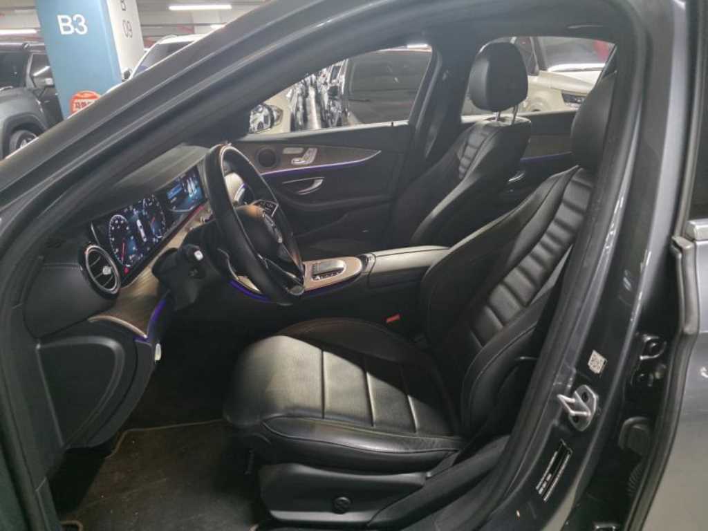 Mercedes Benz E class - Vista 8