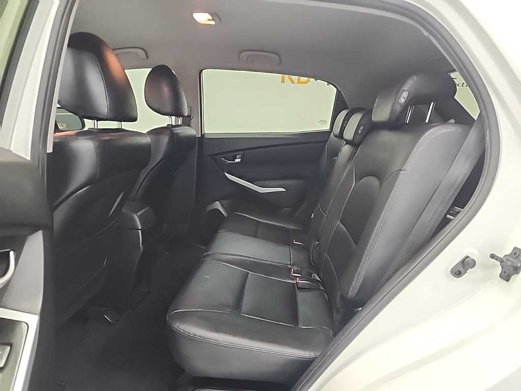 Ssangyong Korando - Vista 12