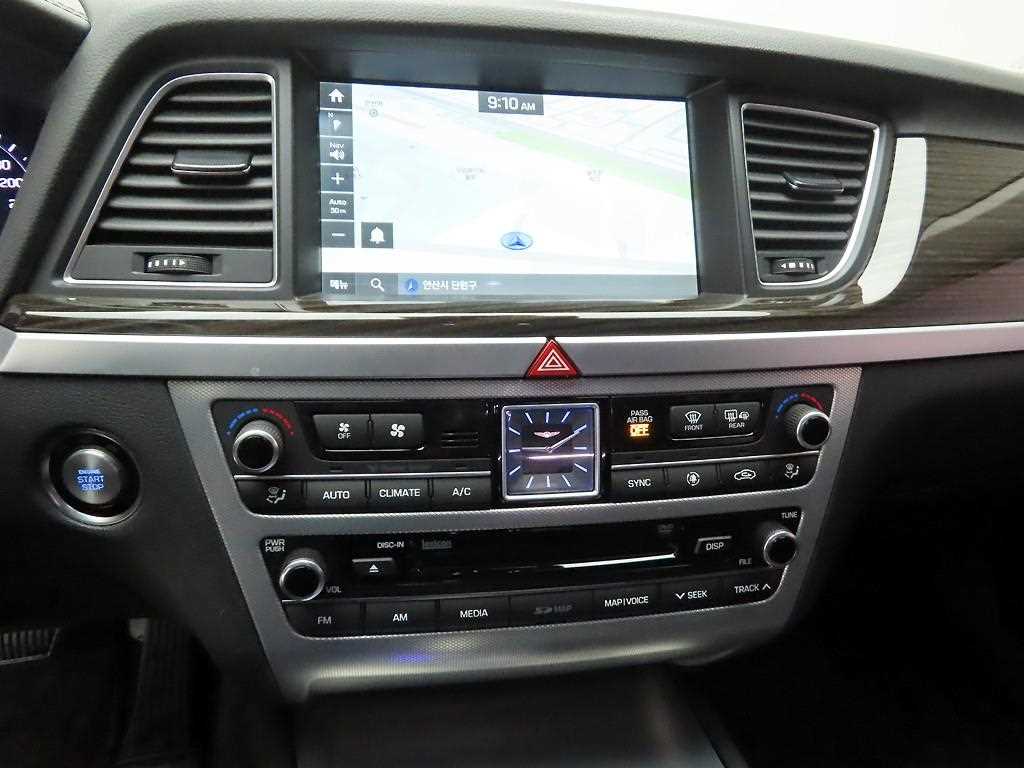 Genesis G80 - Vista 10