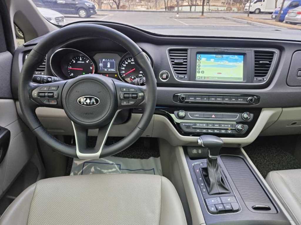 KIA Carnival 2018 - Importación desde Corea - HF Imports Iquique - Foto 13