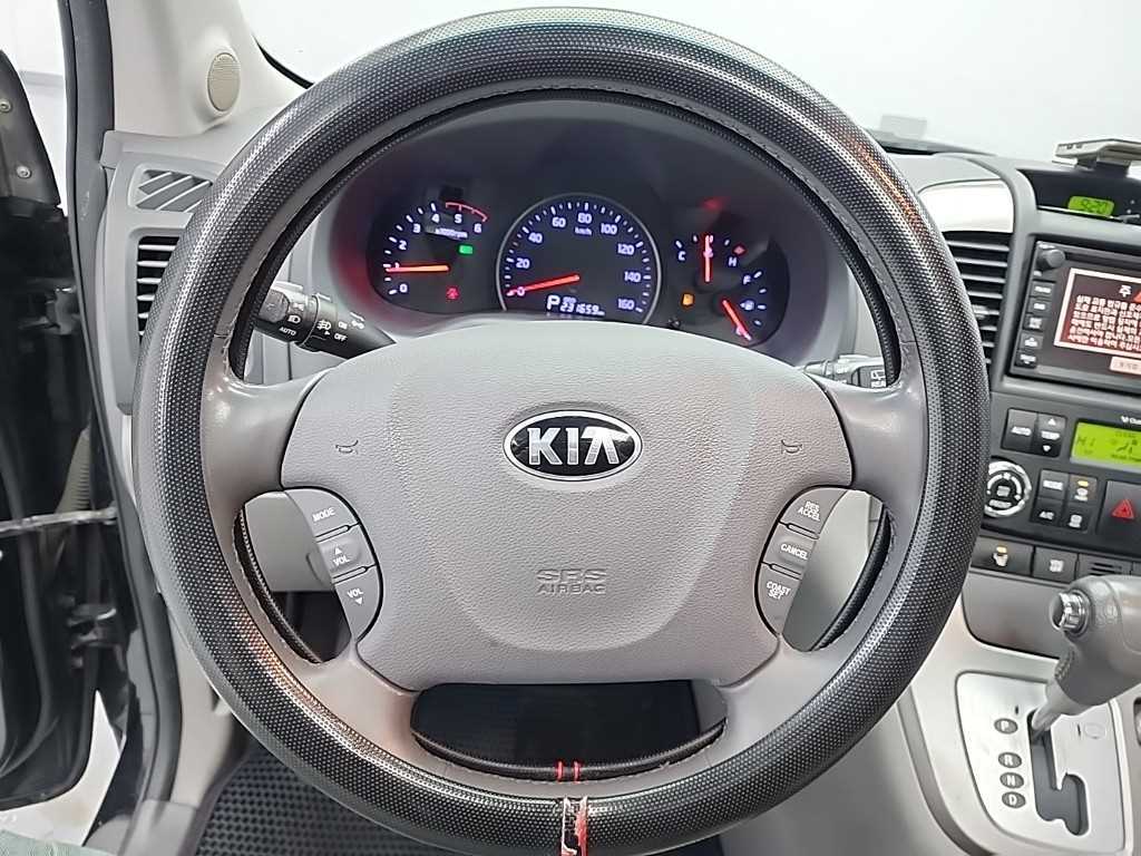 KIA Carnival - Vista 9