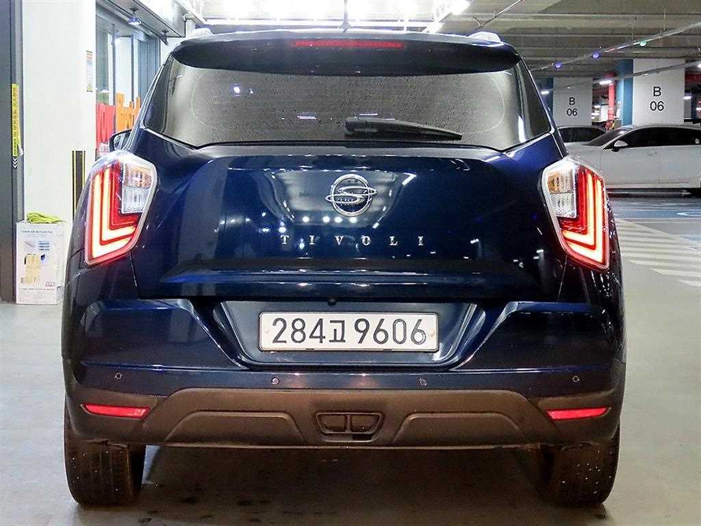Ssangyong Tivoli - Vista 5