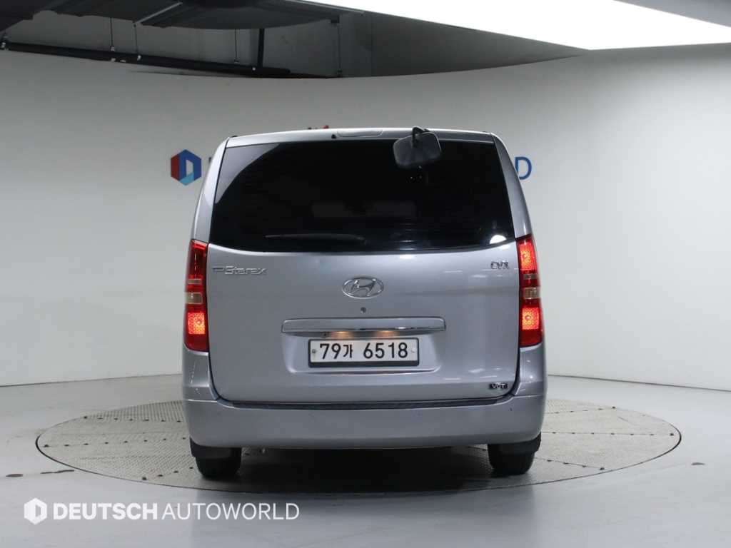 HYUNDAI Starex - Vista 4