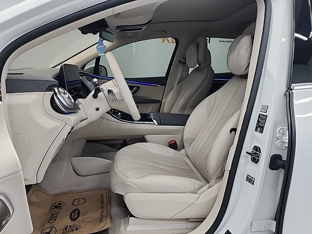 Mercedes Benz EQS - Vista 11