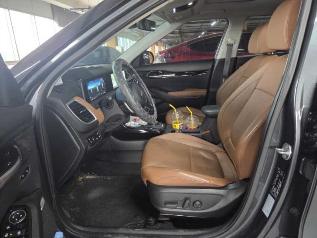 KIA Seltos - Vista 8