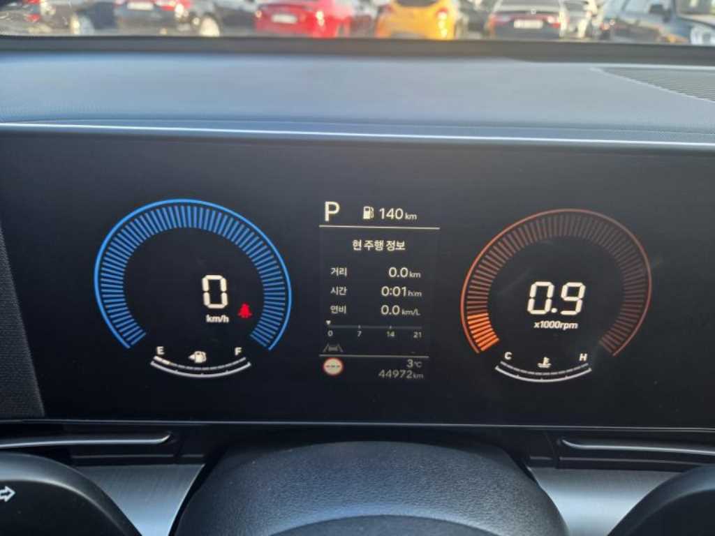 HYUNDAI Kona - Vista 5