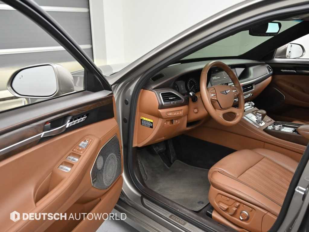 Genesis G90 - Vista 11