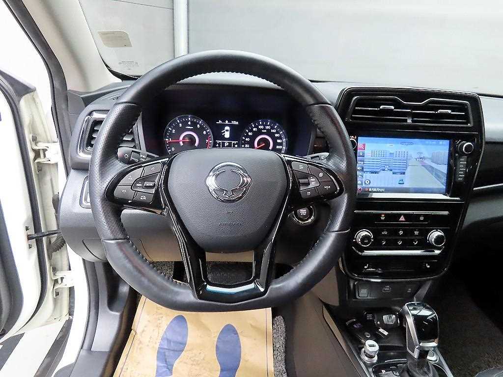 Ssangyong Tivoli - Vista 9