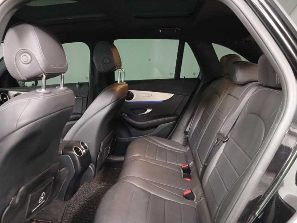 Mercedes Benz GLC Class - Vista 8