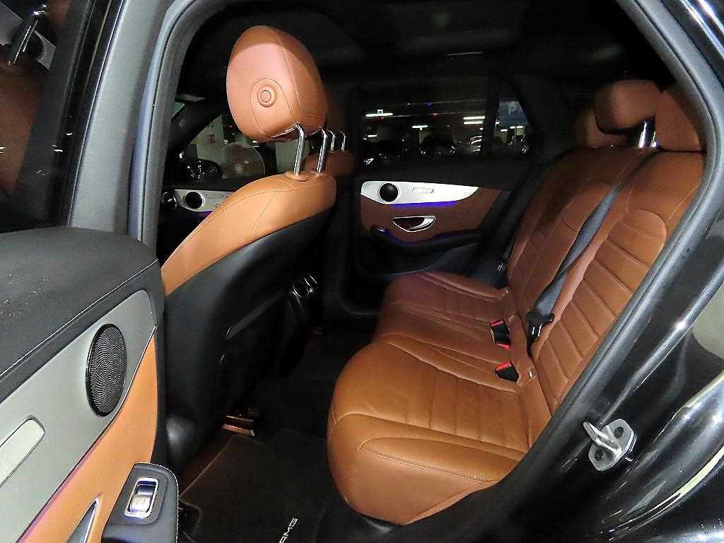 Mercedes Benz GLC Class - Vista 7