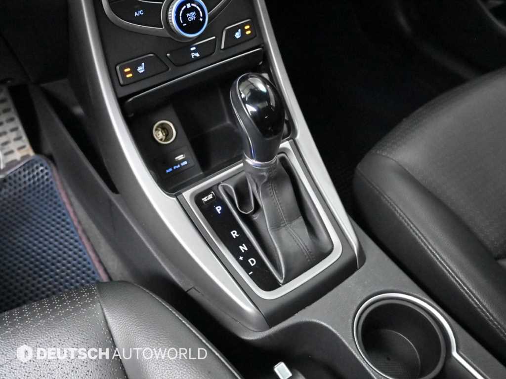 HYUNDAI Avante - Vista 9