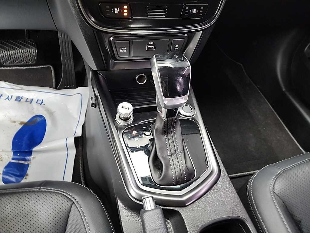 Ssangyong Tivoli - Vista 8