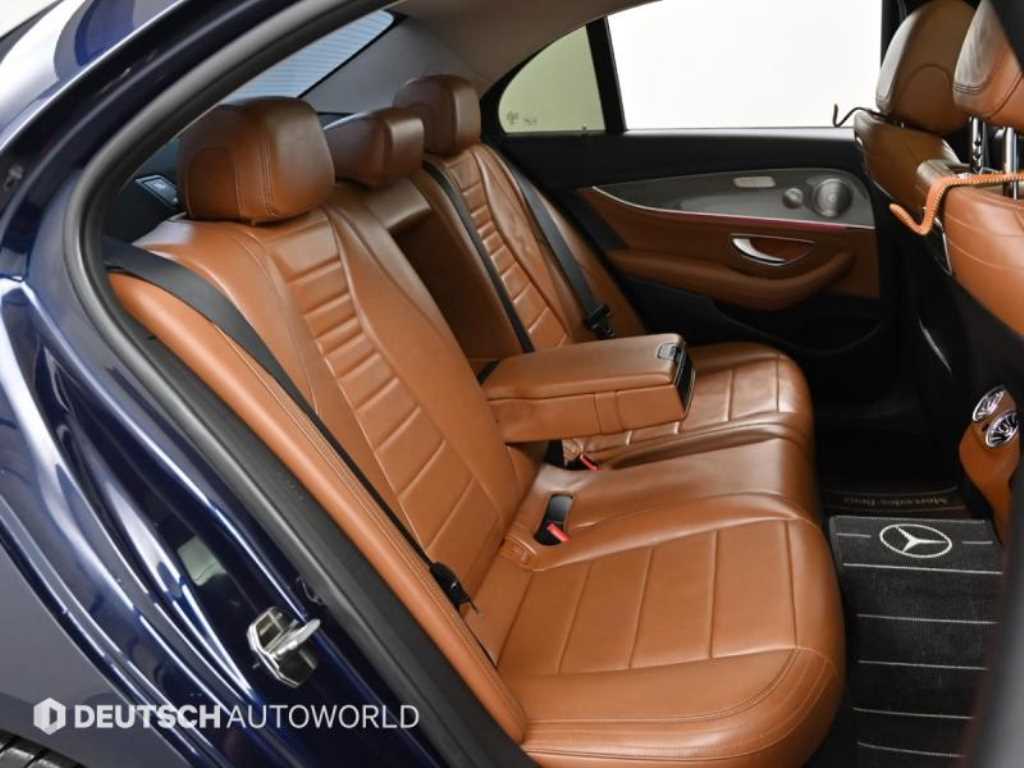 Mercedes Benz E class - Vista 12