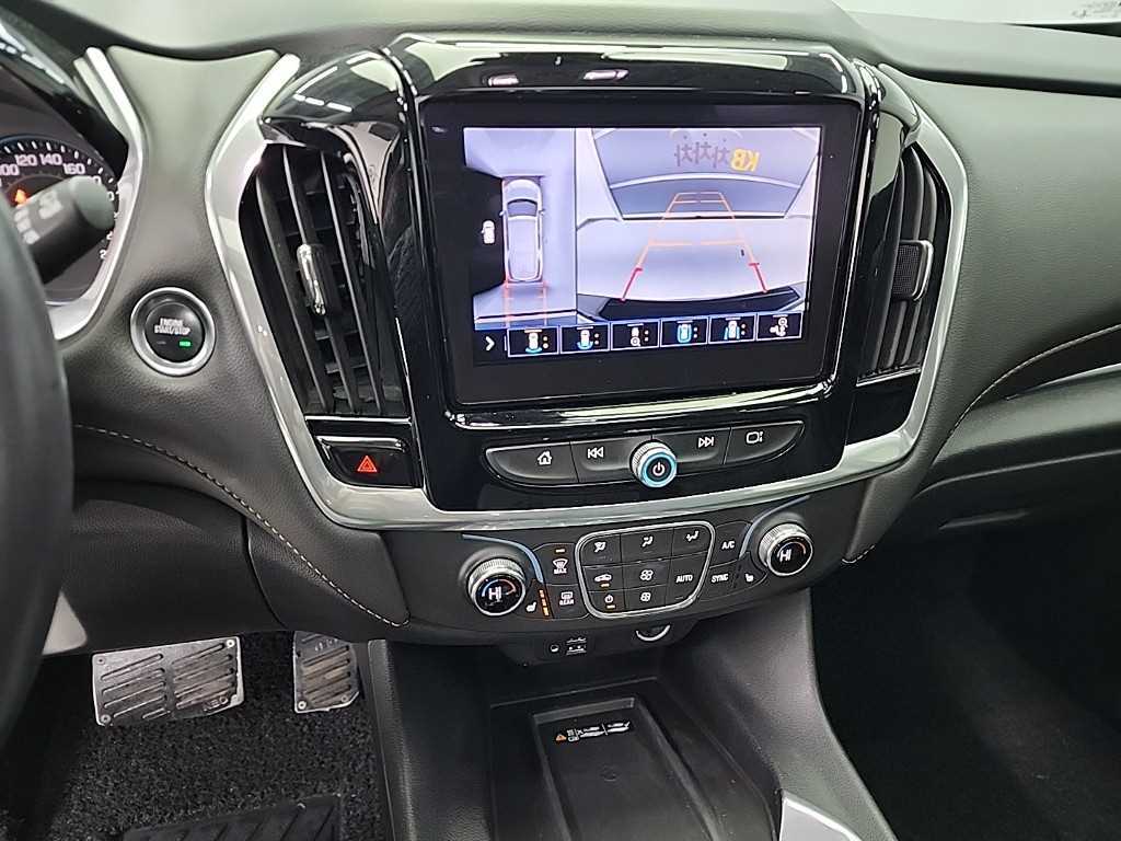 Chevrolet Travers - Vista 10