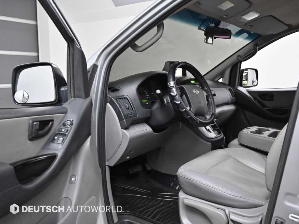 HYUNDAI Starex - Vista 11