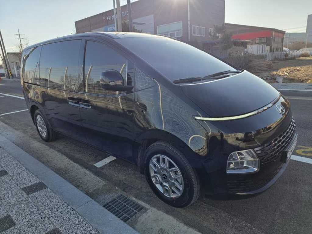 HYUNDAI Staria - Vista 8